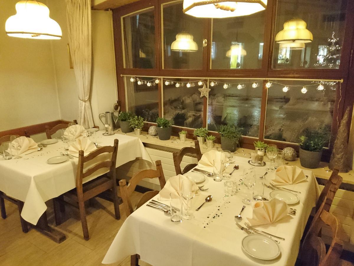 Gasthaus zum Ochsen Neuhaus Exterior foto